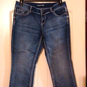 EUC WOMENS CAPRI JEANS